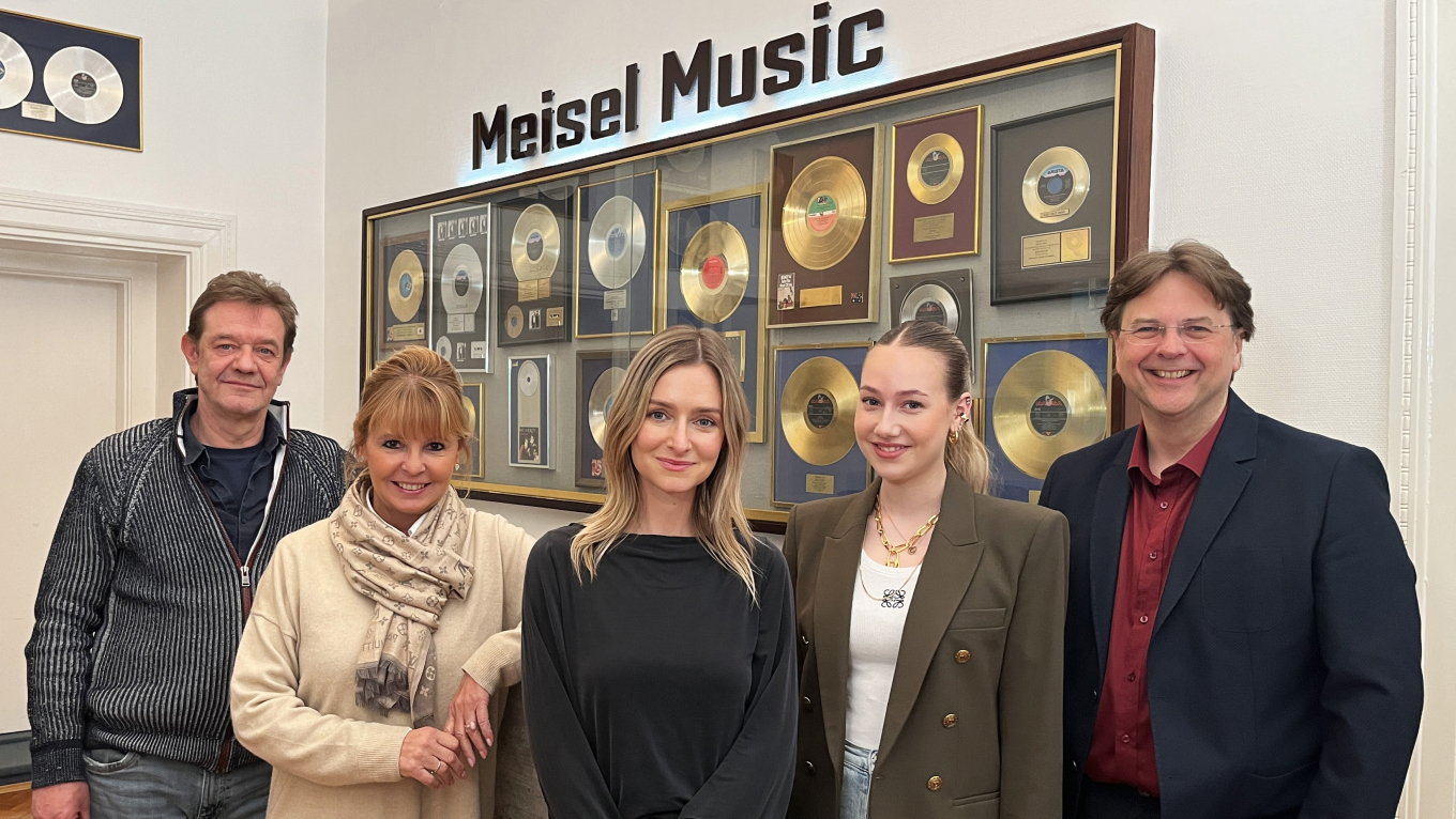 Pressemitteilung: Sarah Zucker ab sofort bei Meisel Music!